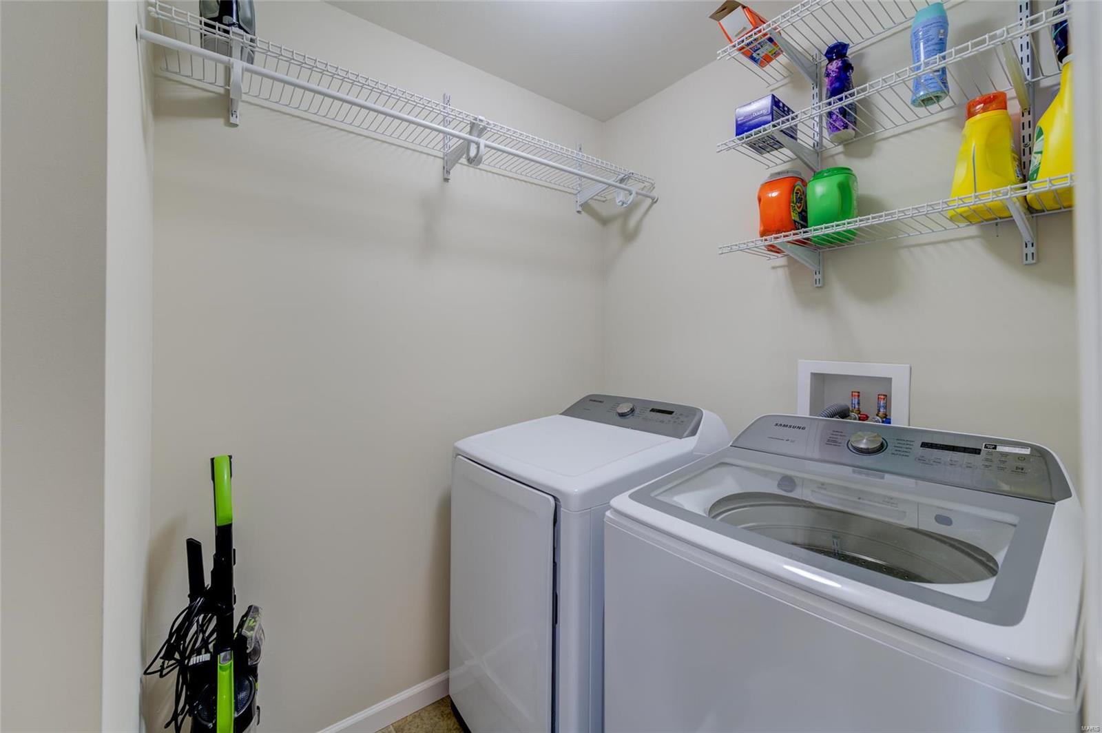 Countryshire #10 - Residential