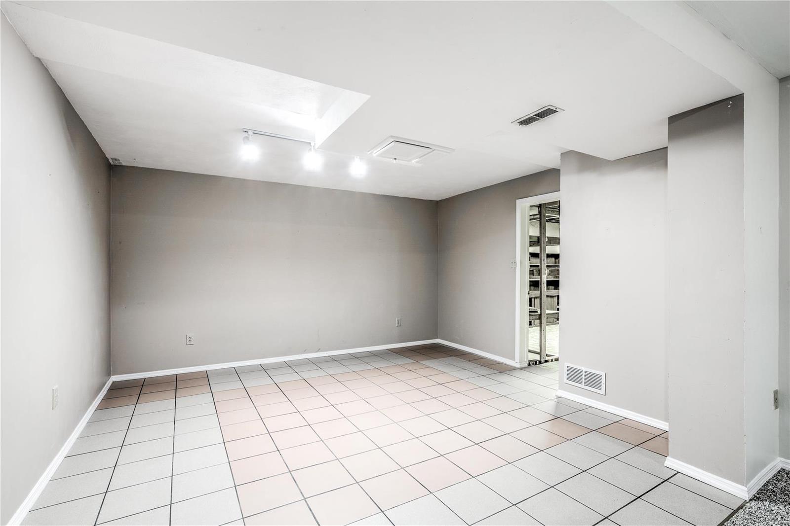 Royallsprings #2 - Residential