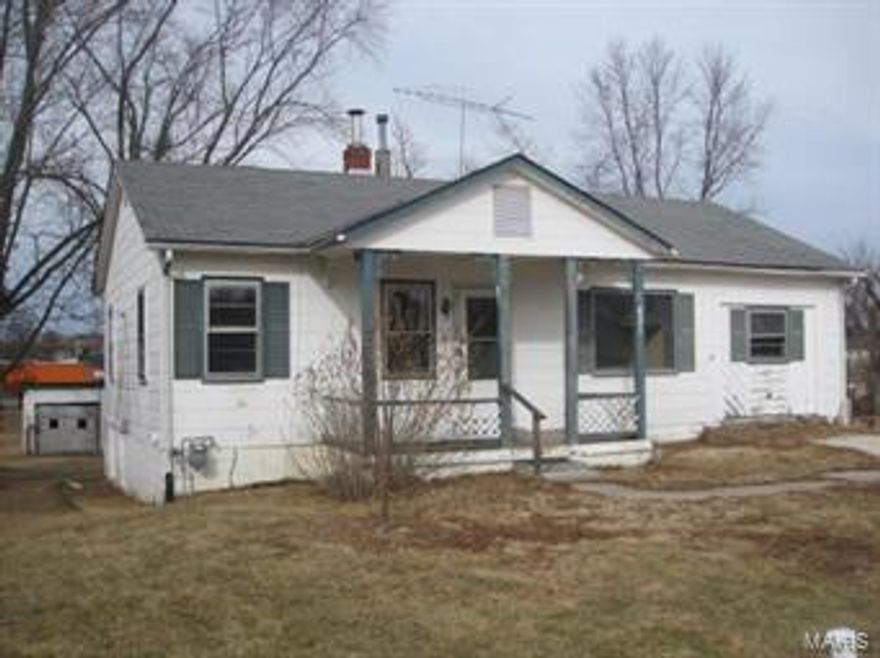 take a look at this possible investment property. Will need some TLC but has nice large .63 acre lot backing to service road and I 70.There is a 24 x 24 detached outbuilding for storage. This is a Fannie Mae homepath property. Title company of sellers choice is Preferred Land Title in Wright City. This property is zoned C 4 Investor offers will be viewed April 16,2018 SpecialListingConditions: Foreclosure