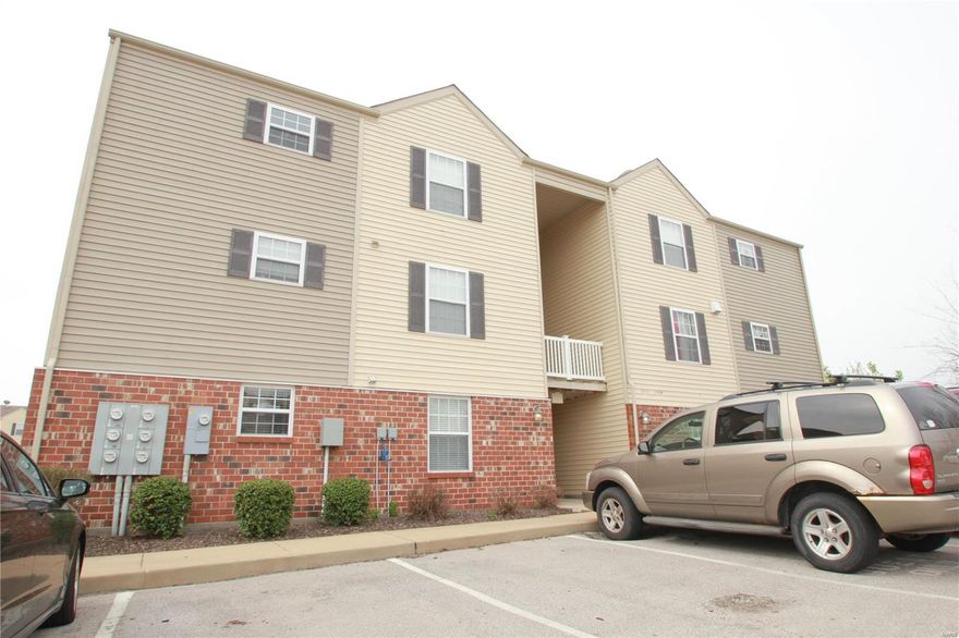 Welcome to this gorgeous condo with open floor plan and neutral décor! Inside you will find gleaming hardwood flooring throughout.
The eat in kitchen is light and bright and provides stainless steel appliances and access to spacious patio (perfect place for morning coffee! ) with storage closet.
The living room is open to kitchen for a spacious feel. The master bedroom provides walk in closet and full bath. 
The 2nd bedroom is ample in size and has access to 2nd  full bath. Everything you need on one floor including large laundry room.
Monthly fee is $150 and includes water, trash, snow removal, grass and exterior maintenance. Reserved parking plus guest parking.
FHA approved! Location, location, location - Minutes from shopping and Hwy 40.
Showings begin Saturday April 28th. Location: End Unit, Ground Level