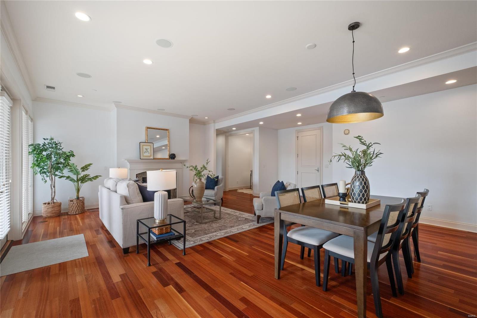 Crescent Condo - Residential