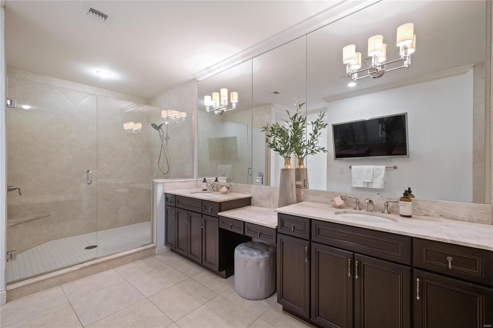 Crescent Condo - Residential