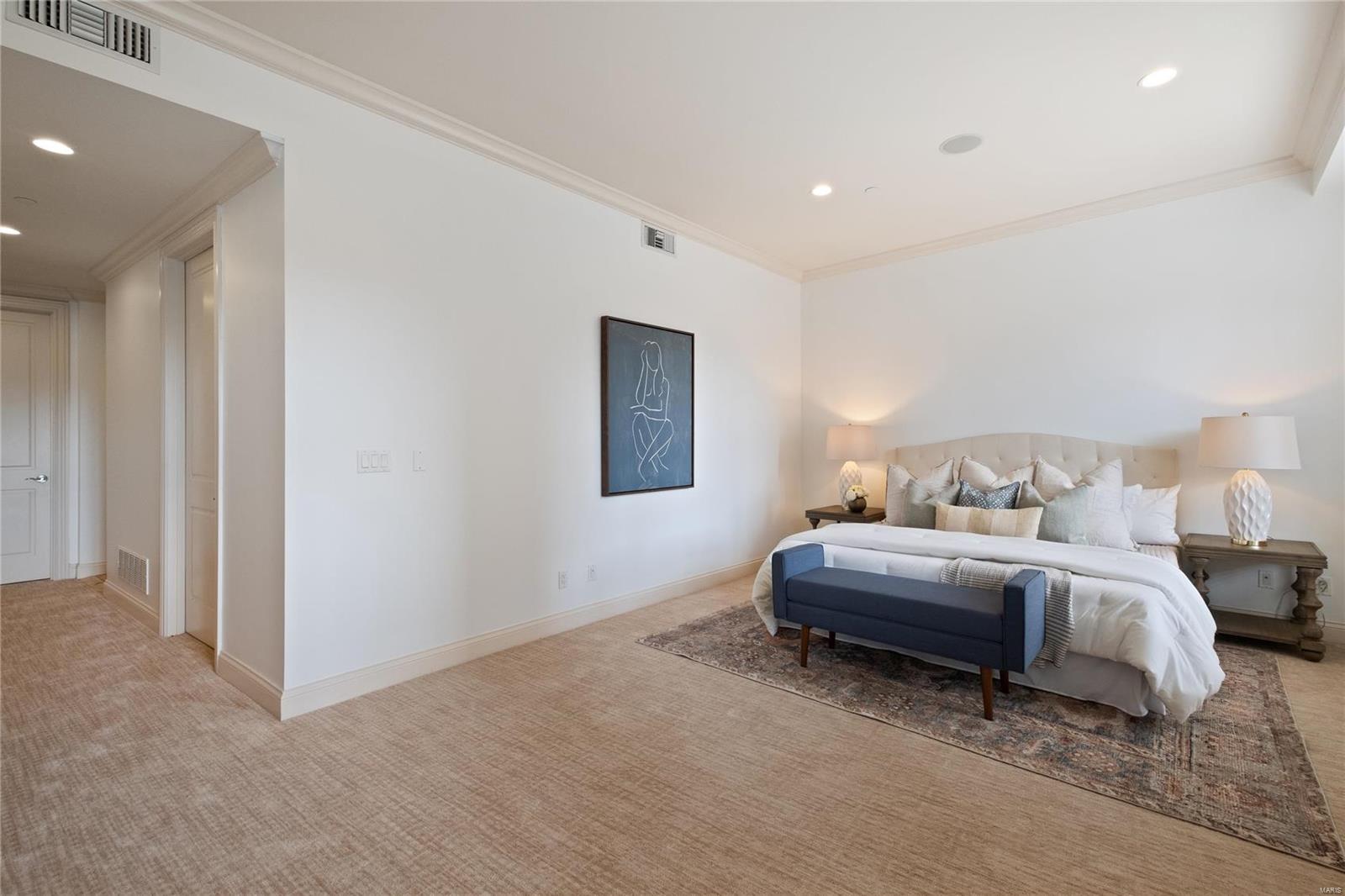 Crescent Condo - Residential