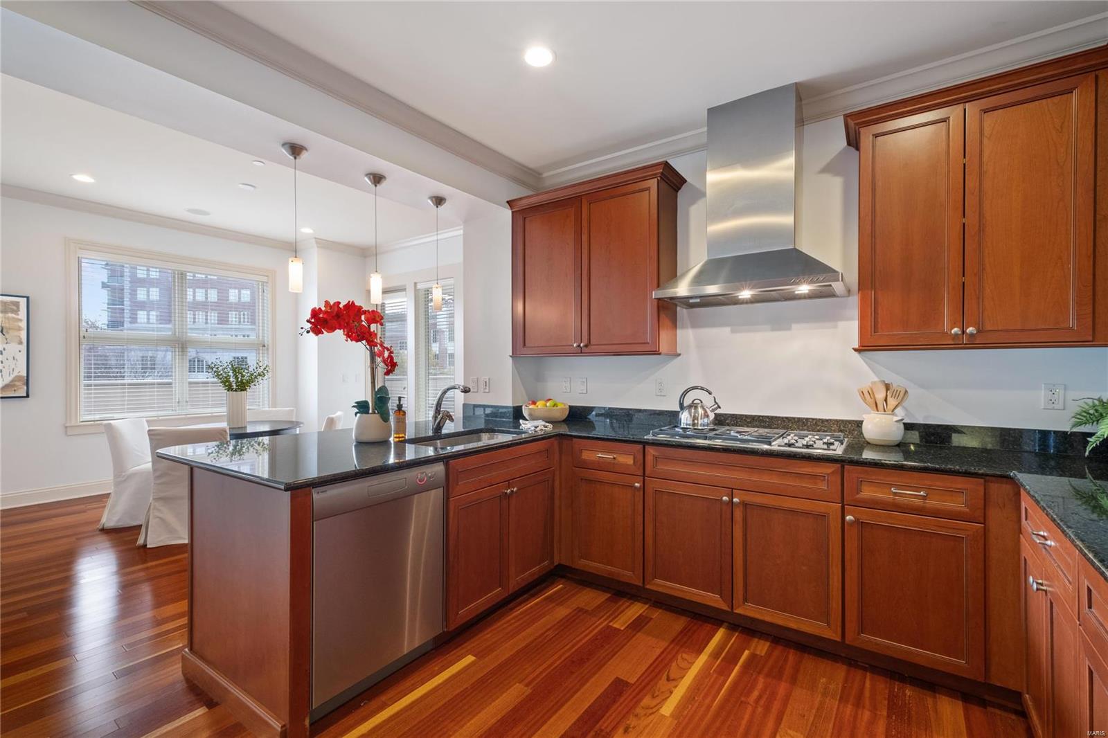 Crescent Condo - Residential