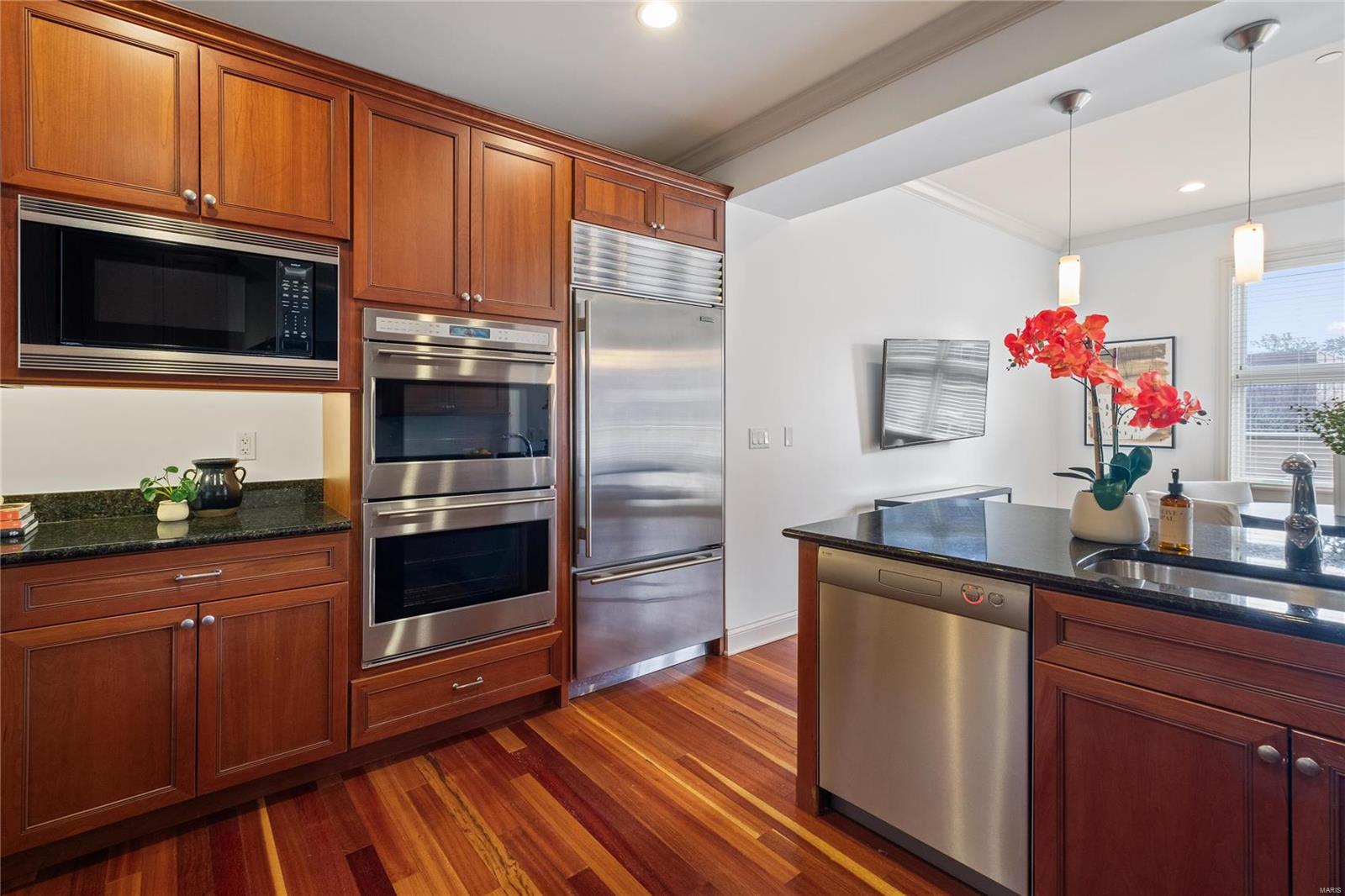 Crescent Condo - Residential