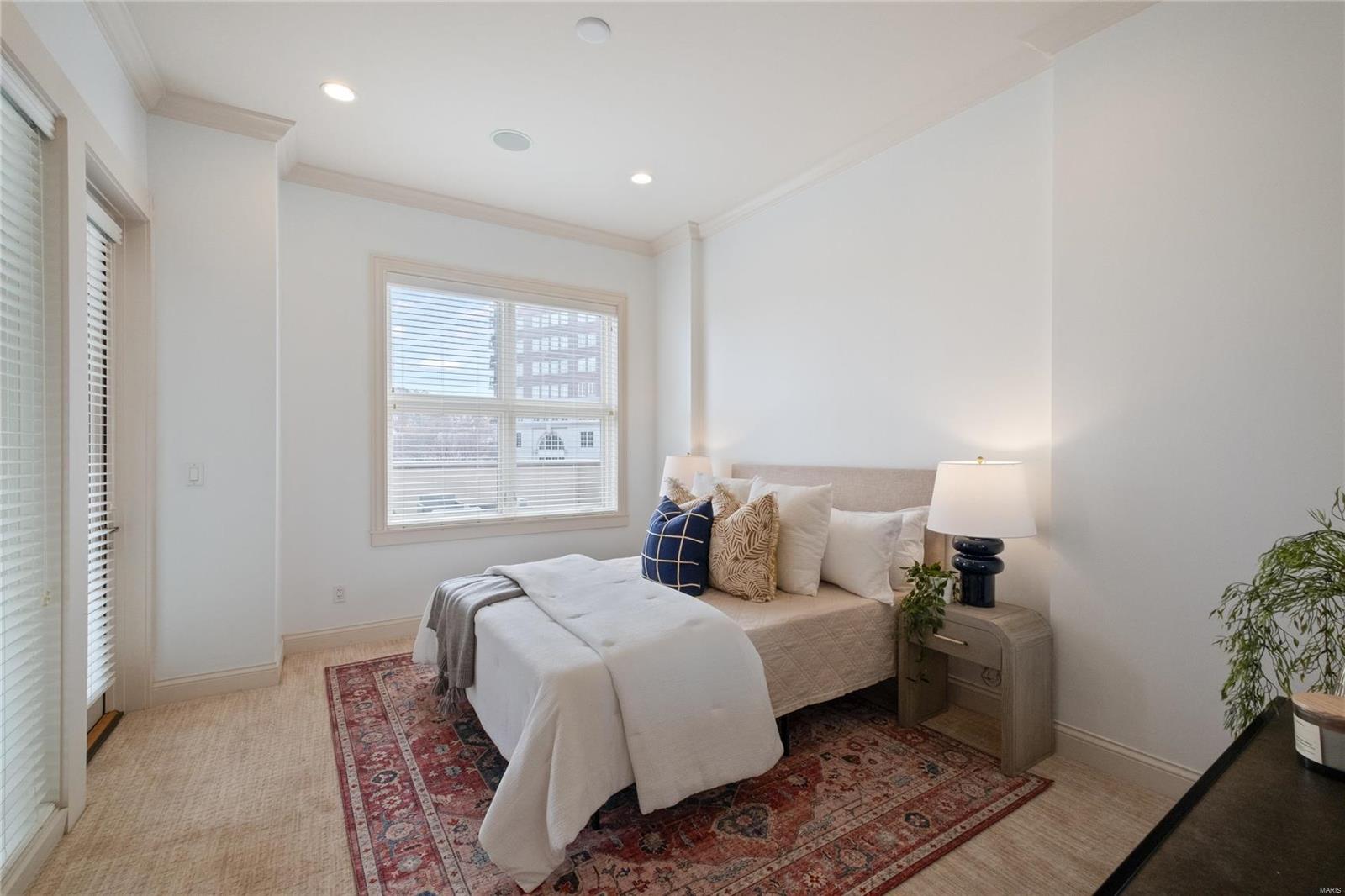 Crescent Condo - Residential