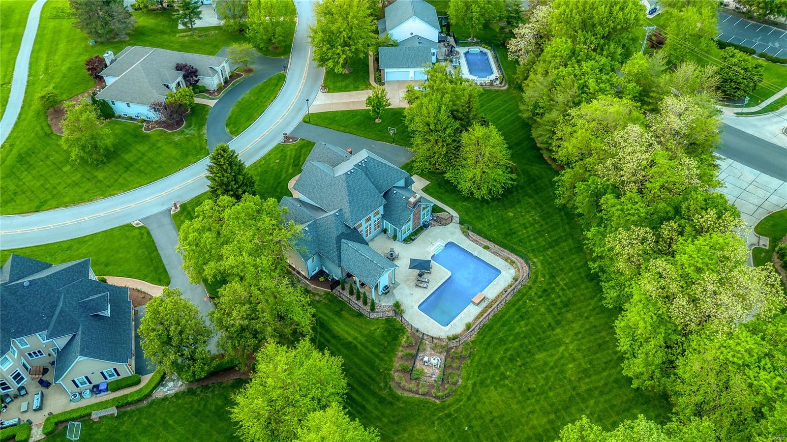663 Clifden Drive