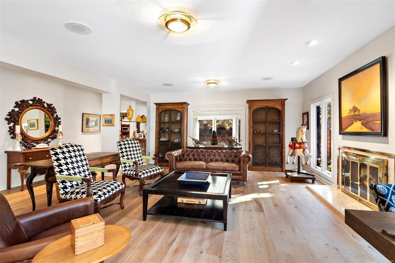 Central Pointe Condo - Residential