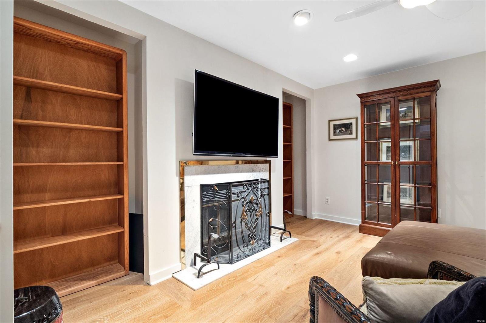 Central Pointe Condo - Residential