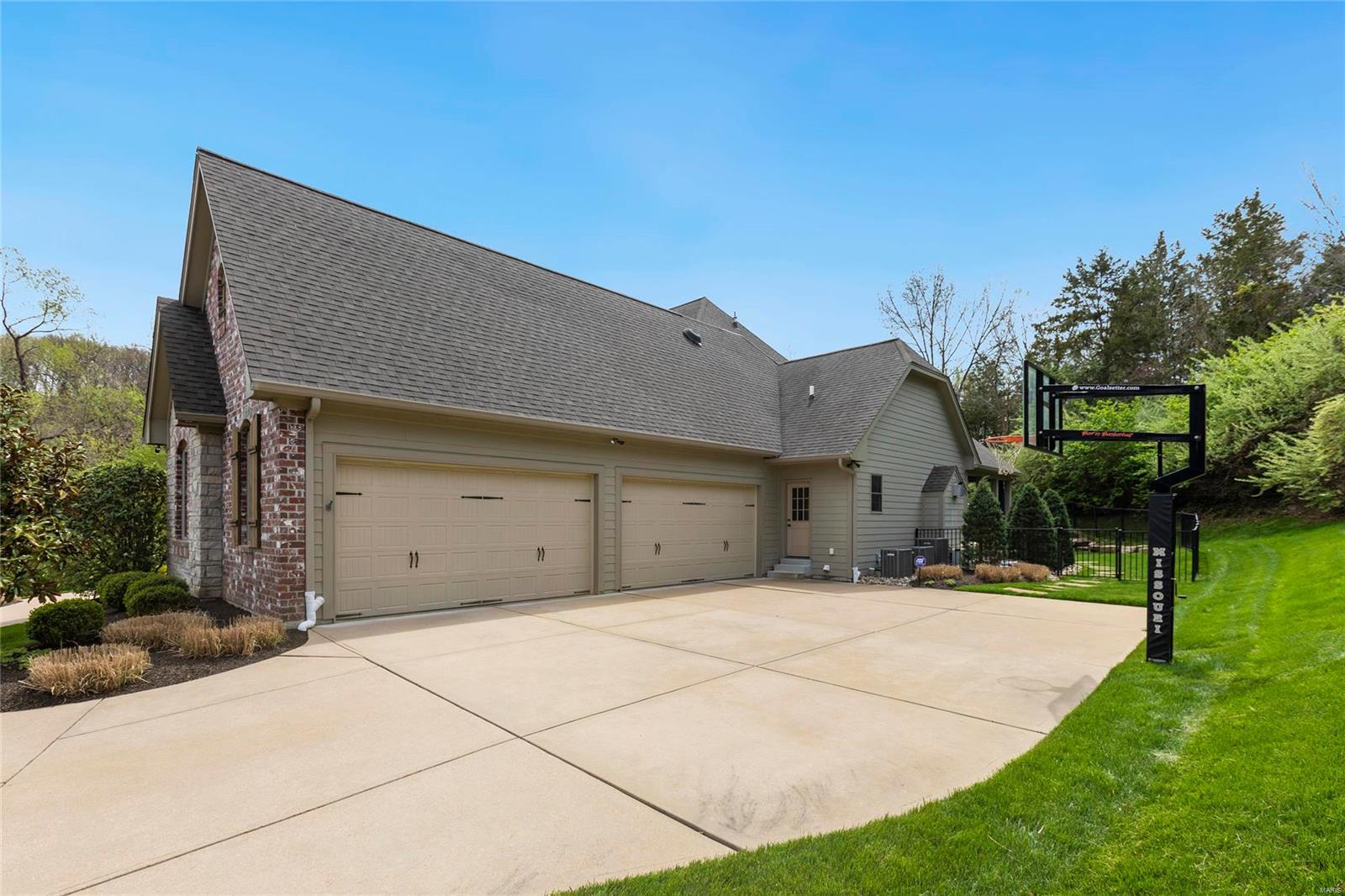 Shepard Oaks - Residential