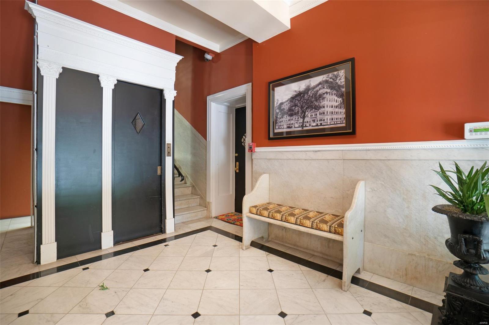 4 N Kingshighway Boulevard 4D