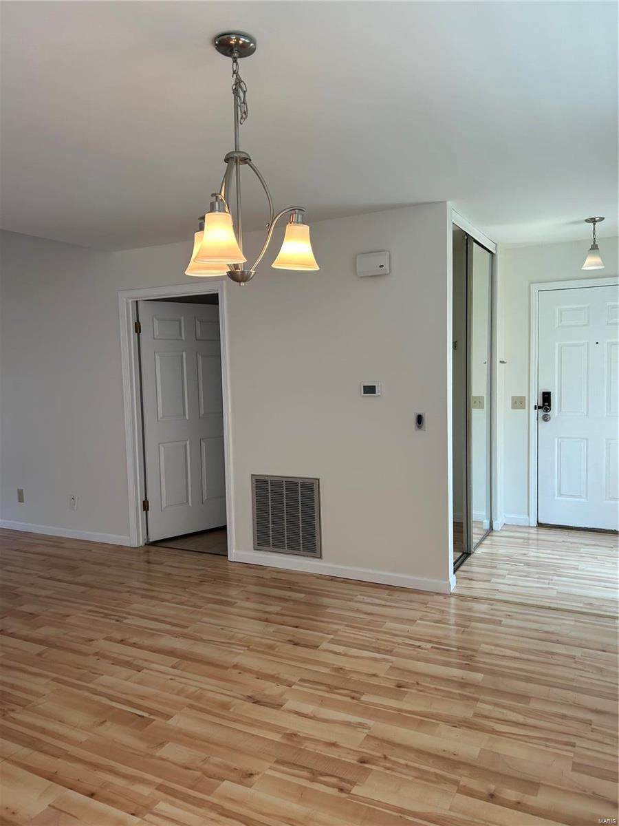1308 Glendale Gardens D