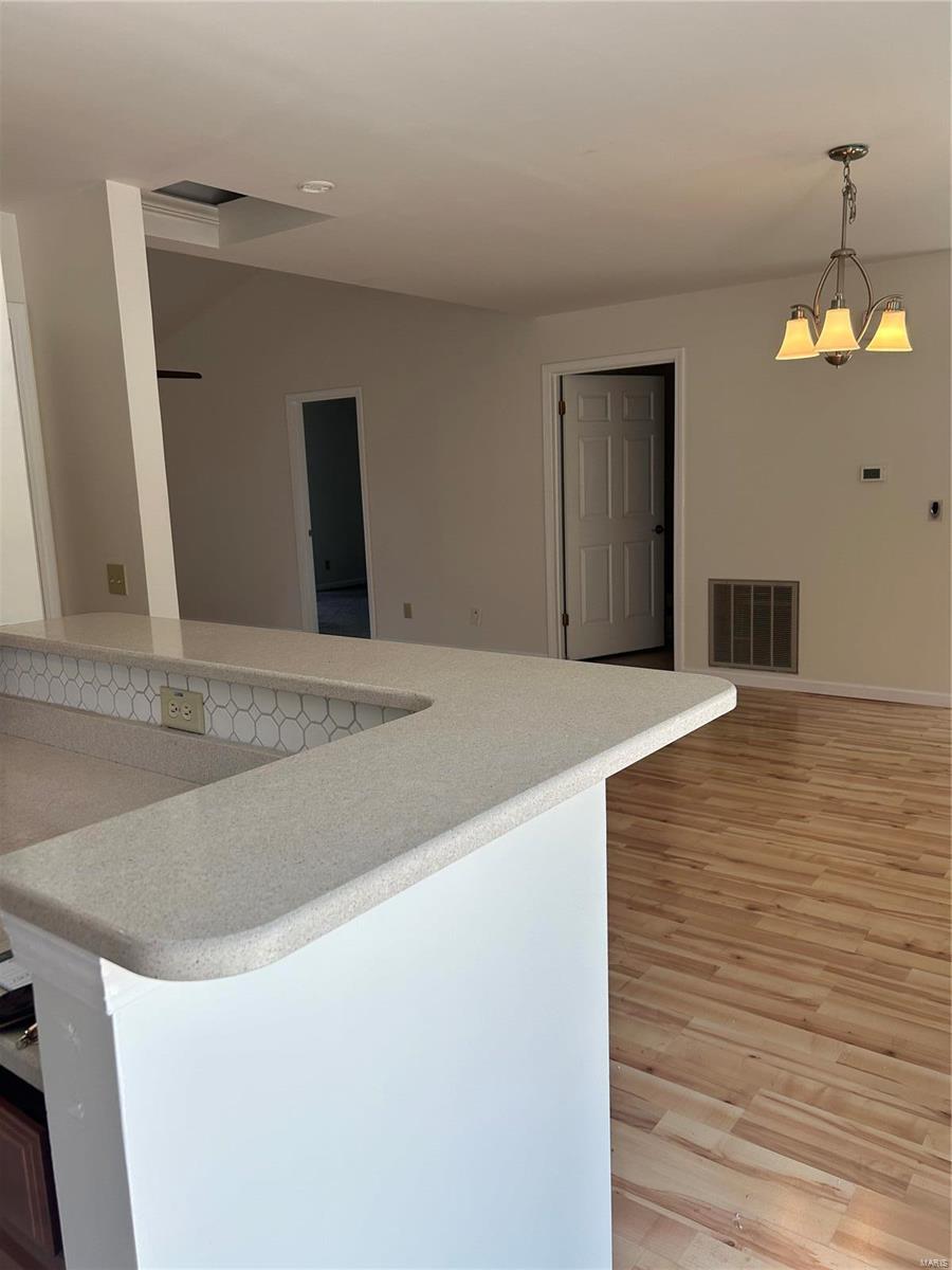 1308 Glendale Gardens D