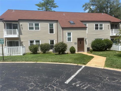 1308 Glendale Gardens D Glendale MO 63122