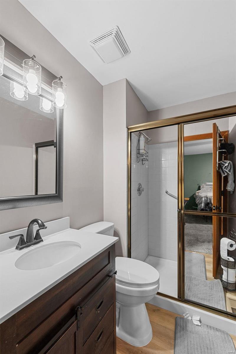 Florissant, Missouri 63033, United States, 3 Bedrooms Bedrooms, ,3 BathroomsBathrooms,Residential,Active,19231