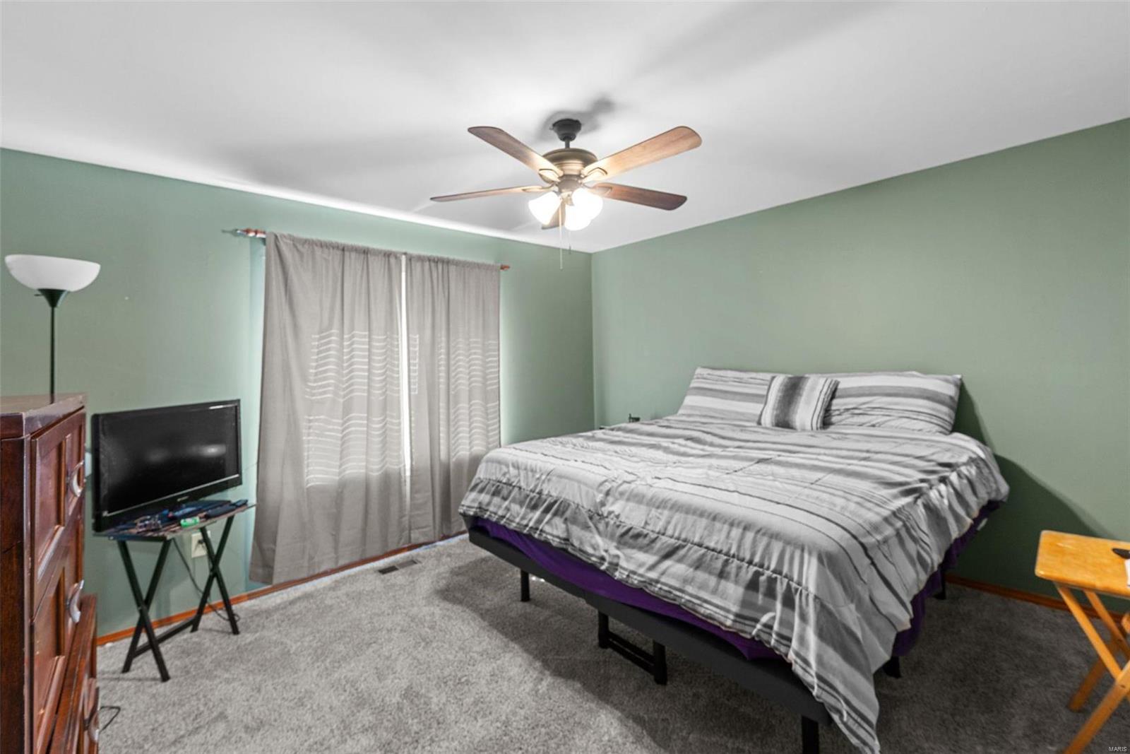 Florissant, Missouri 63033, United States, 3 Bedrooms Bedrooms, ,3 BathroomsBathrooms,Residential,Active,19231