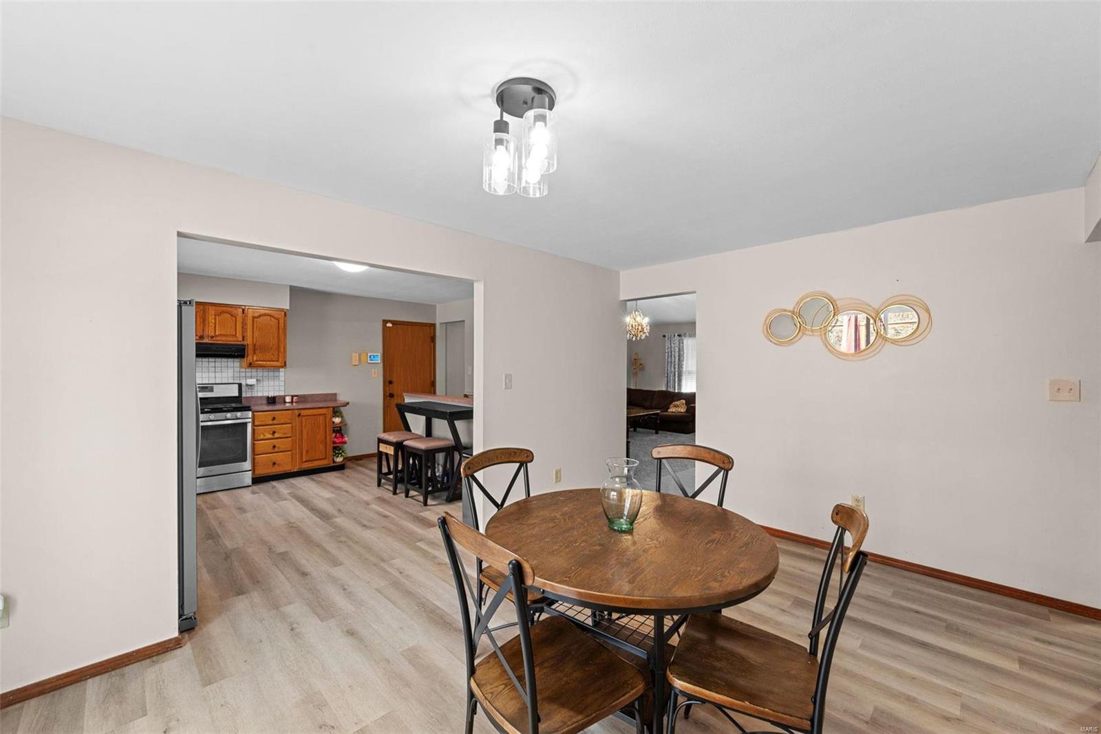 Florissant, Missouri 63033, United States, 3 Bedrooms Bedrooms, ,3 BathroomsBathrooms,Residential,Active,19231