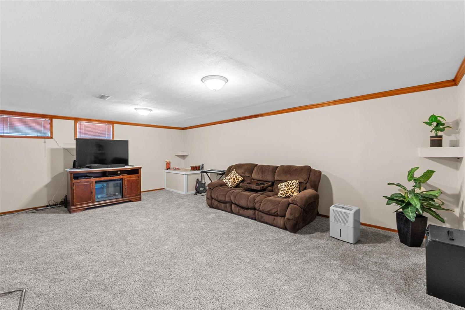 Florissant, Missouri 63033, United States, 3 Bedrooms Bedrooms, ,3 BathroomsBathrooms,Residential,Active,19231