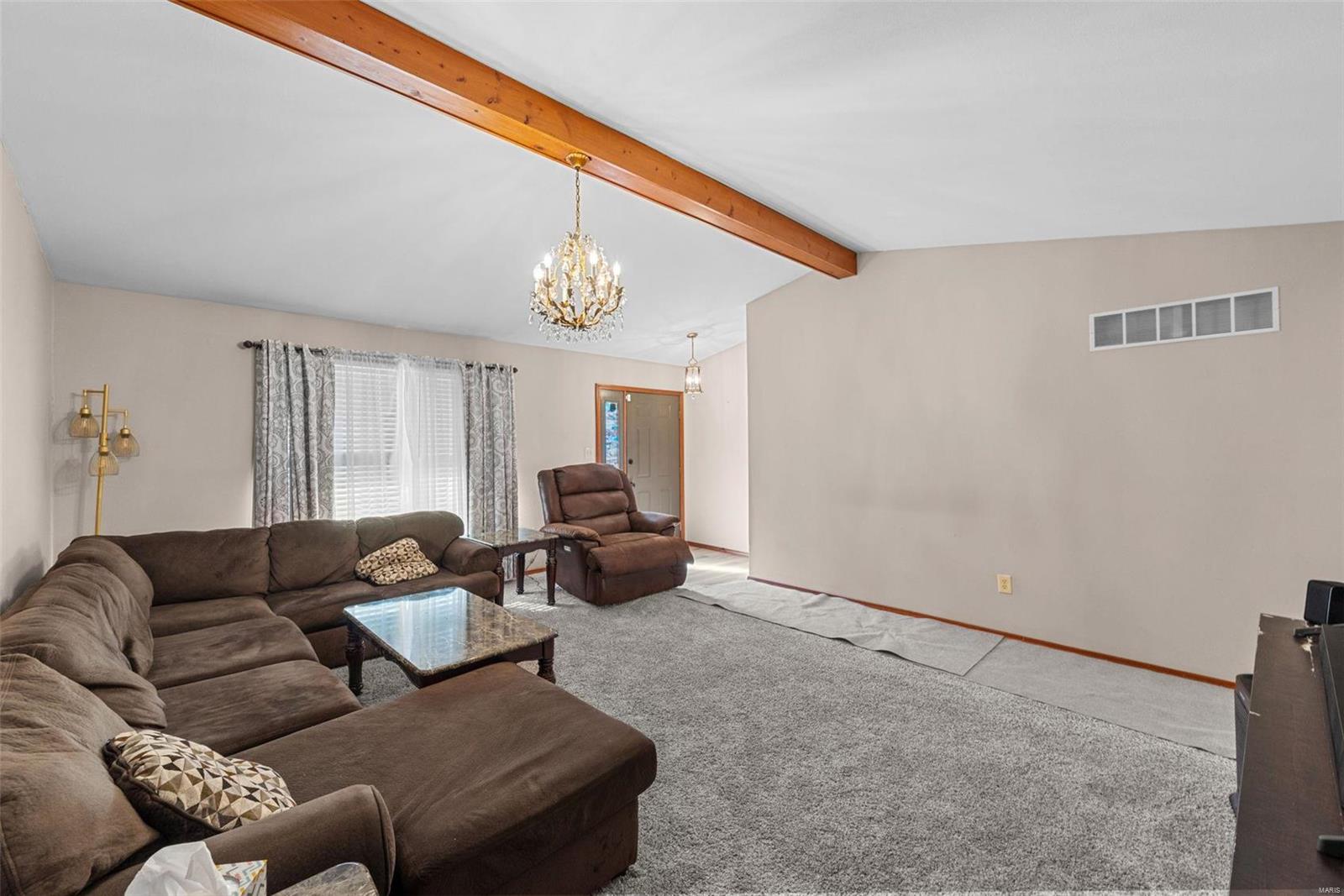 Florissant, Missouri 63033, United States, 3 Bedrooms Bedrooms, ,3 BathroomsBathrooms,Residential,Active,19231