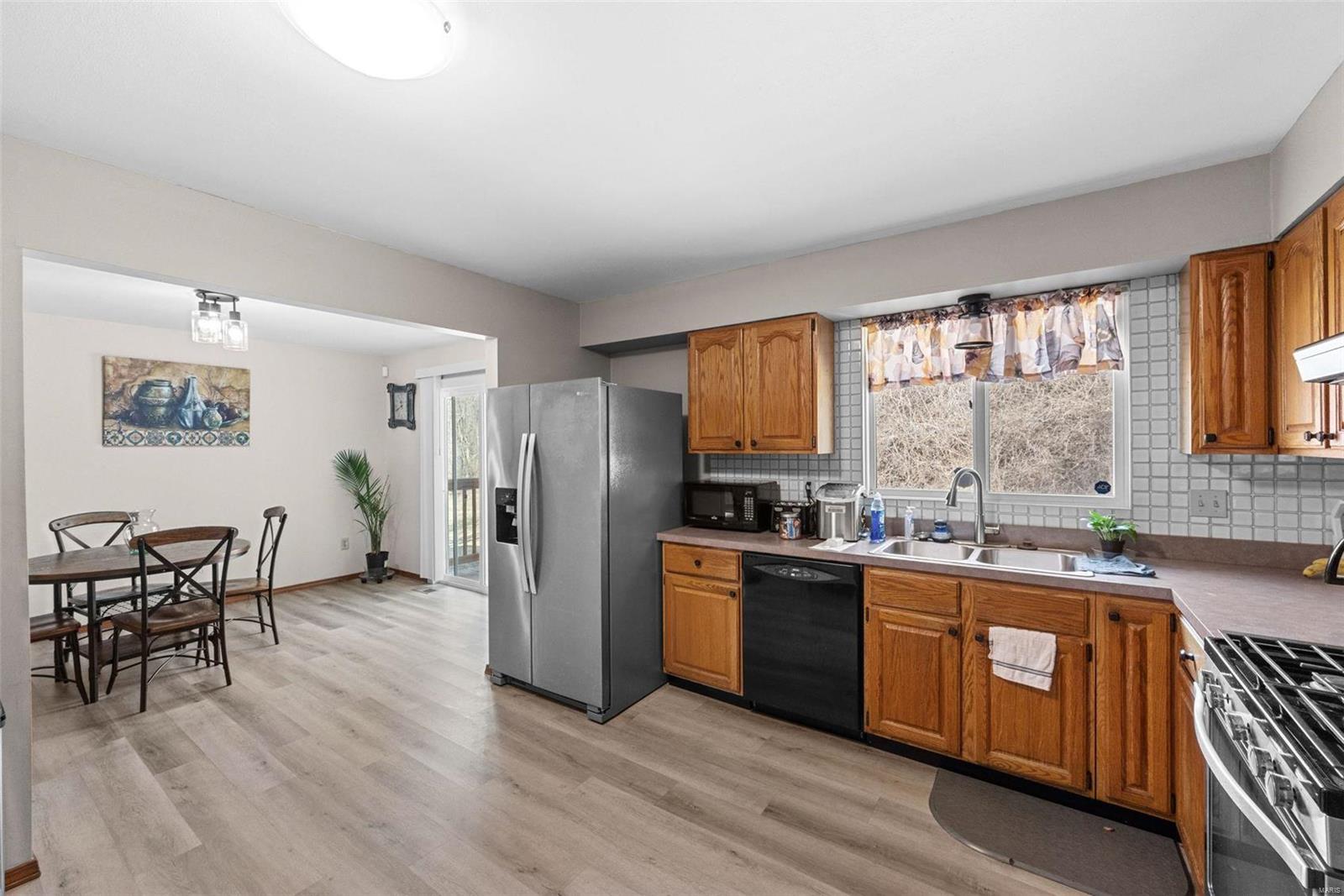 Florissant, Missouri 63033, United States, 3 Bedrooms Bedrooms, ,3 BathroomsBathrooms,Residential,Active,19231