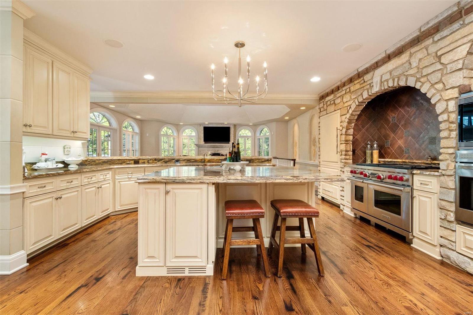 New St Louis Country Club - Residential