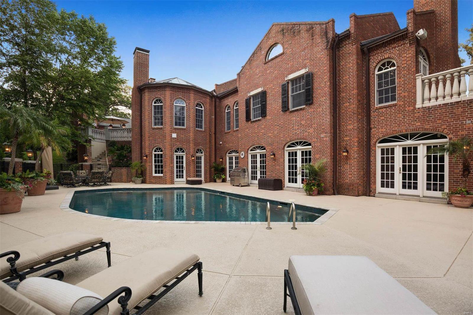 New St Louis Country Club - Residential