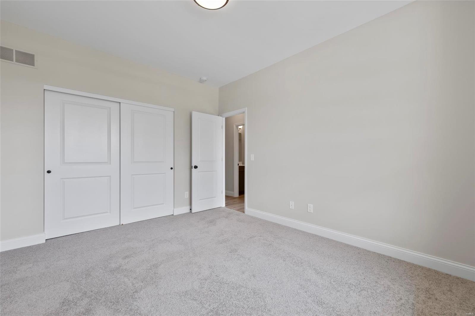 Muirfield Manor - Residential