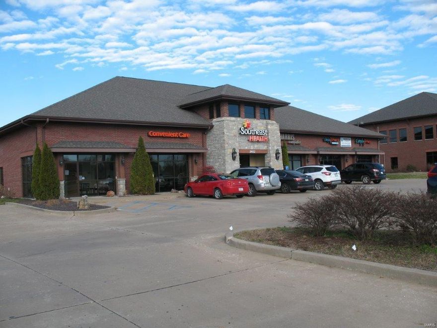 Located in a high traffic and visibility location adjacent to restaurants, banks and office buildings.  Great investment opportunity! Location: City, High Traffic, Retail Center