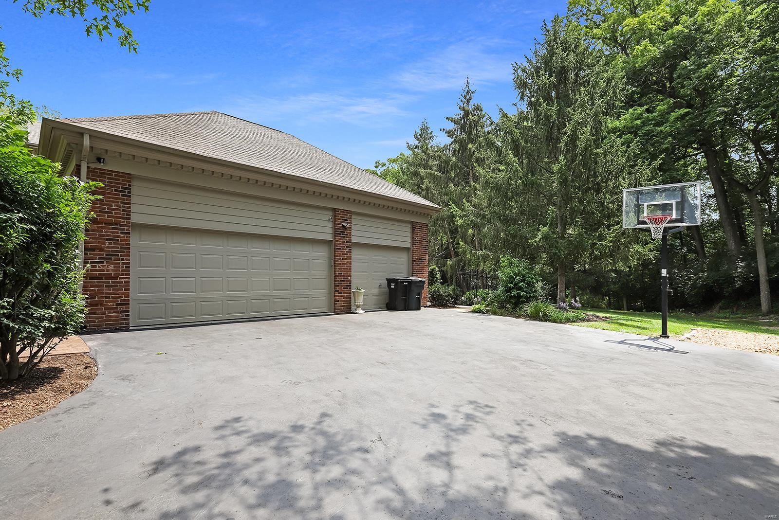 Essex Point - Residential