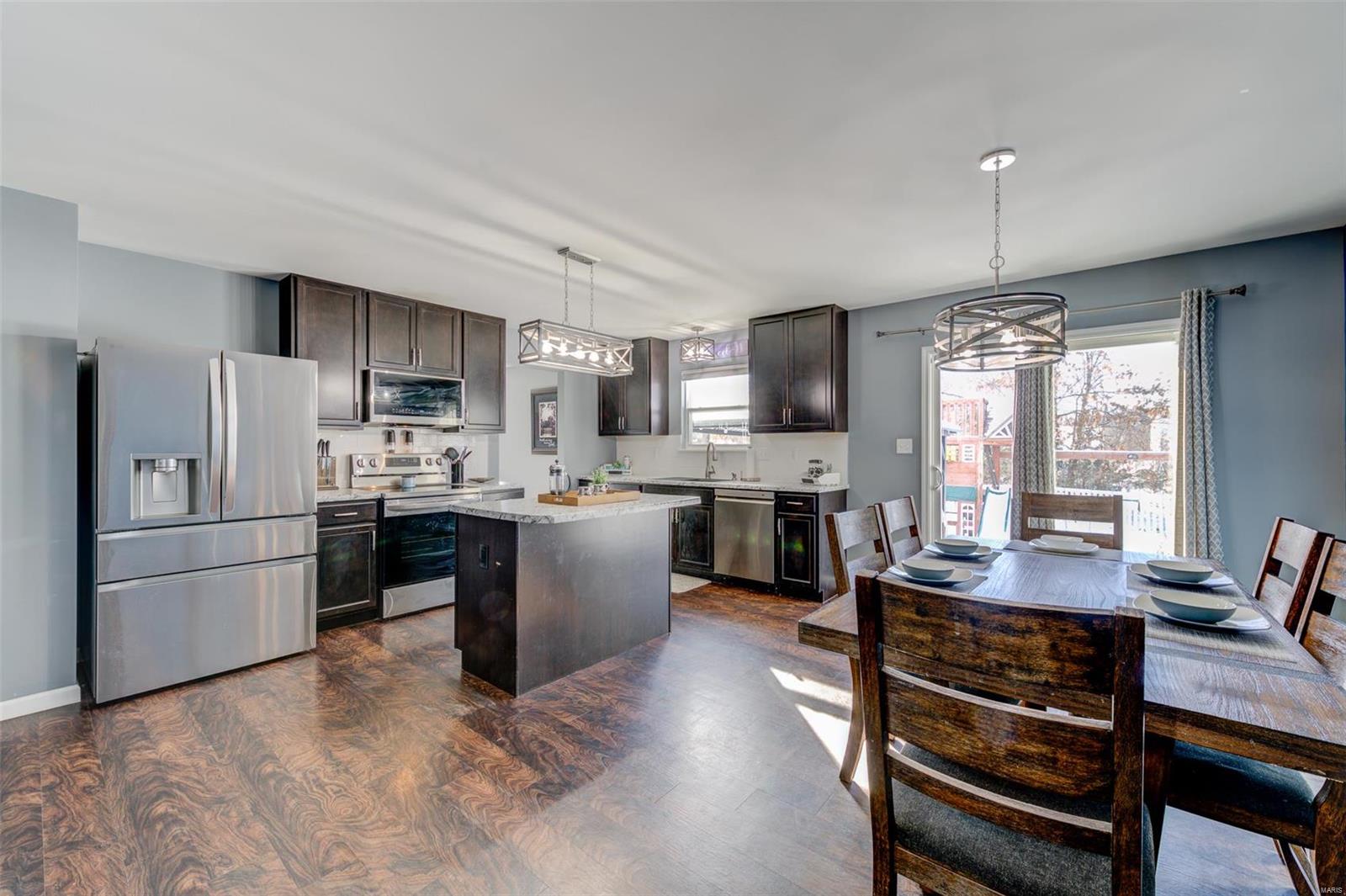 Wentzville, Missouri 63385, United States, 4 Bedrooms Bedrooms, ,4 BathroomsBathrooms,Residential,Pending,440