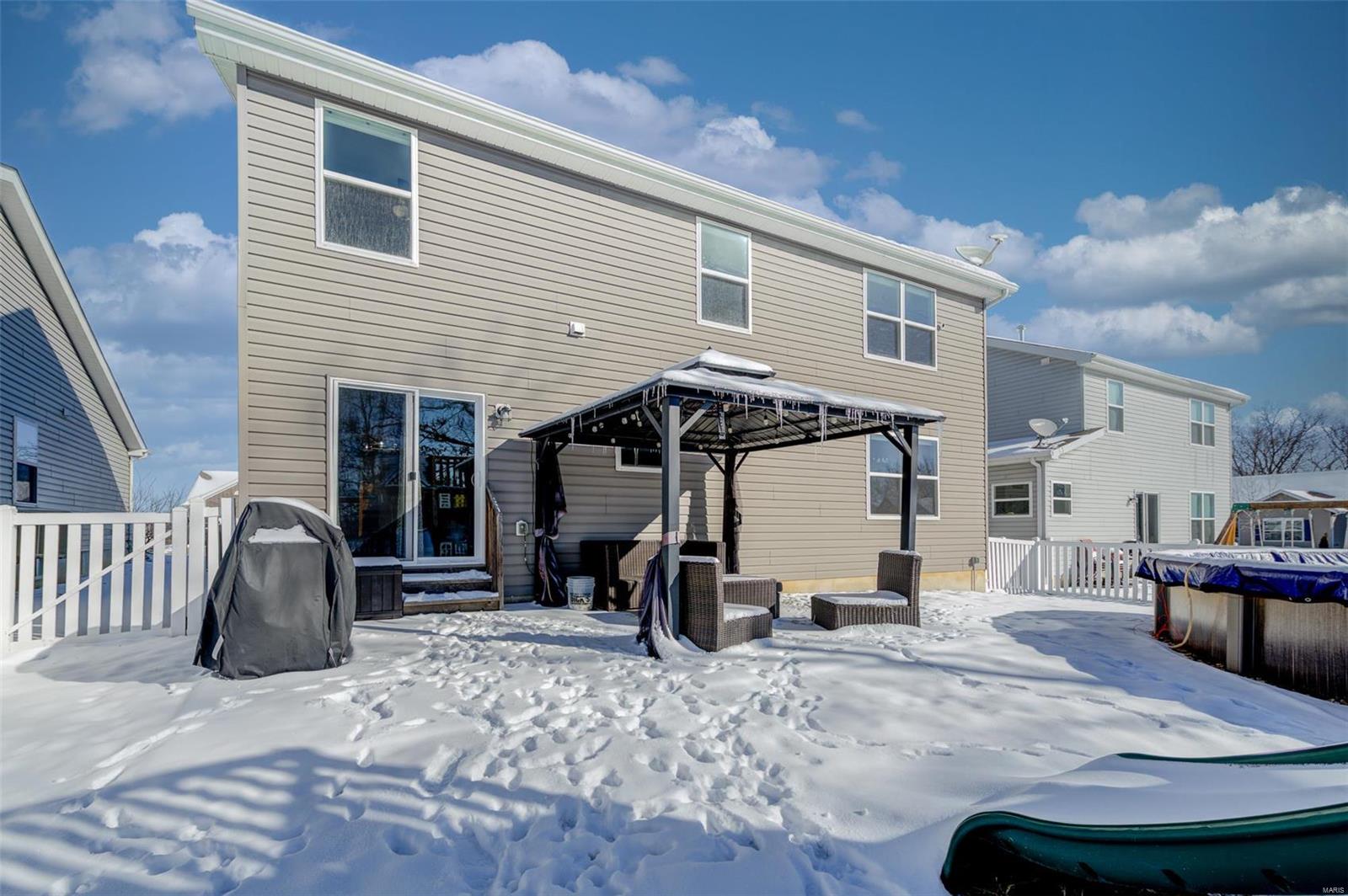 Wentzville, Missouri 63385, United States, 4 Bedrooms Bedrooms, ,4 BathroomsBathrooms,Residential,Pending,440