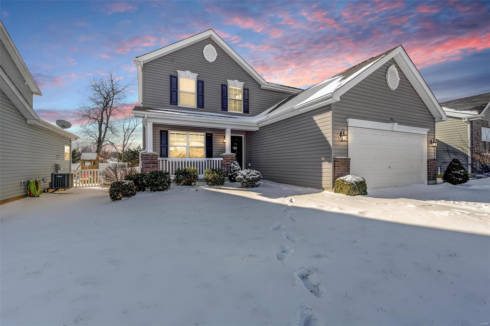 Wentzville, Missouri 63385, United States, 4 Bedrooms Bedrooms, ,4 BathroomsBathrooms,Residential,Pending,440