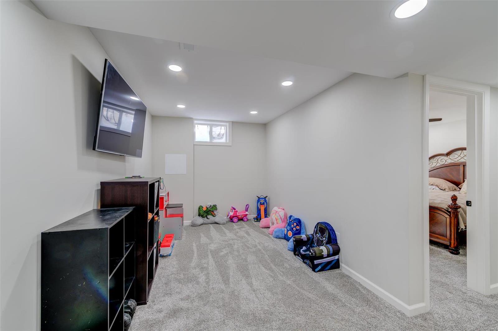 Wentzville, Missouri 63385, United States, 4 Bedrooms Bedrooms, ,4 BathroomsBathrooms,Residential,Pending,440