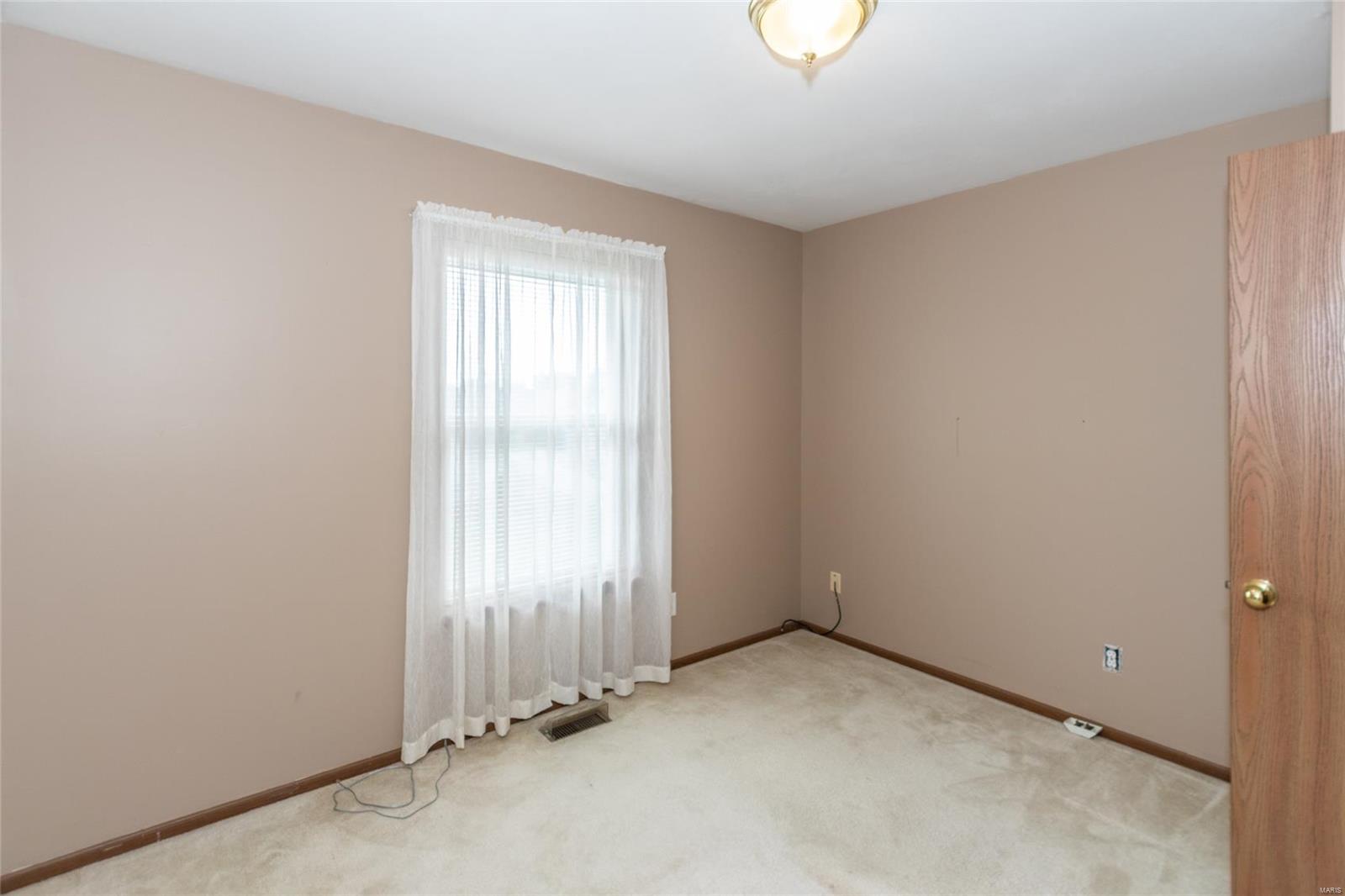 O'Fallon, Missouri 63368, United States, 3 Bedrooms Bedrooms, ,3 BathroomsBathrooms,Residential,Pending,128456