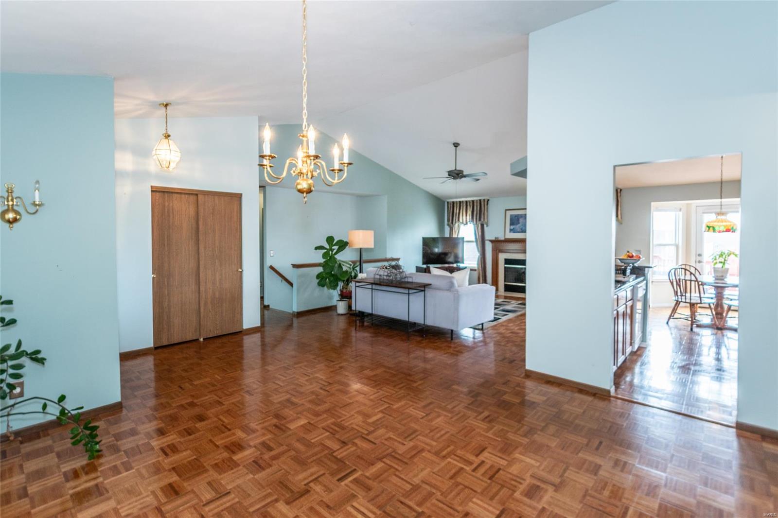 O'Fallon, Missouri 63368, United States, 3 Bedrooms Bedrooms, ,3 BathroomsBathrooms,Residential,Pending,128456