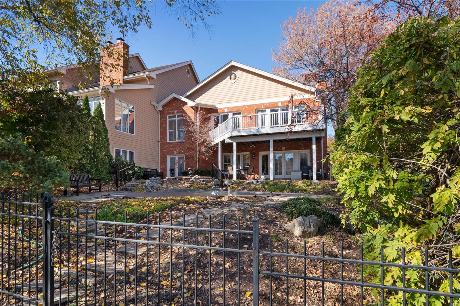 Carlyle Two Lt 16 & Common Ground - Residential