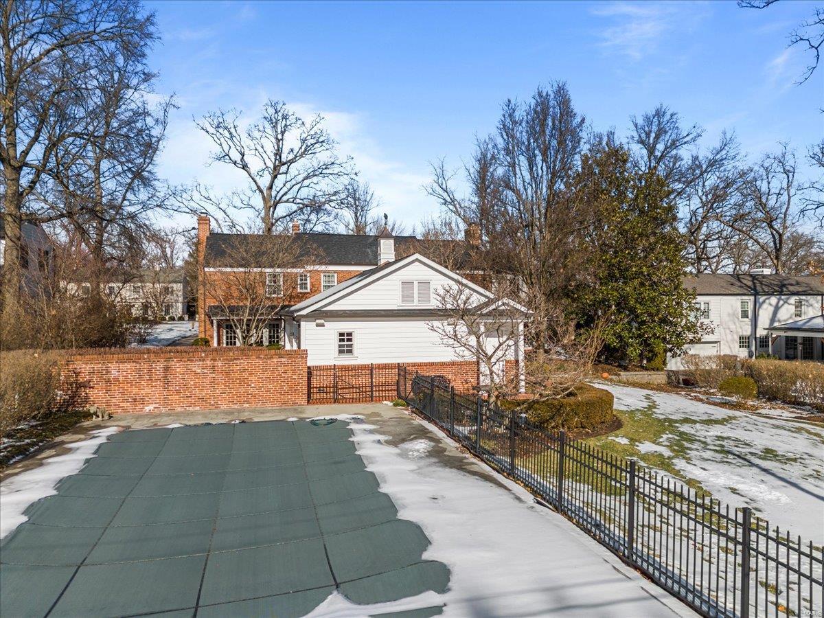 Loren Woods - Residential