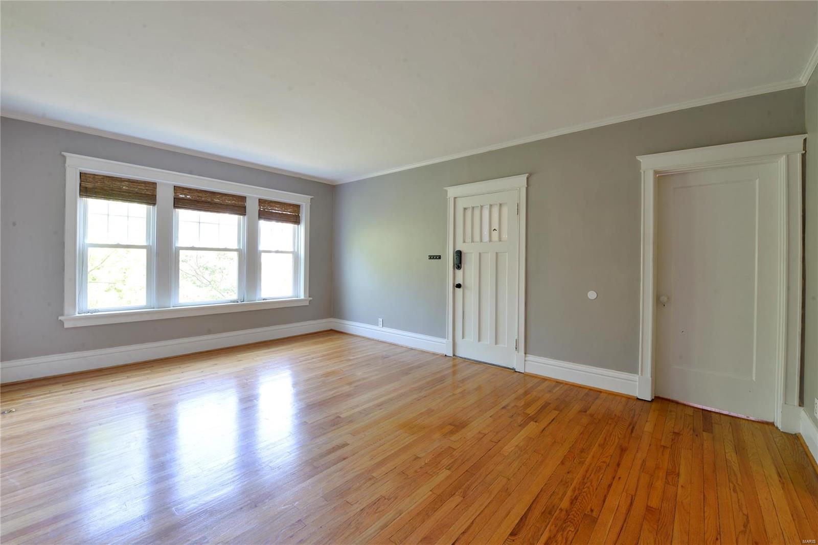 6318 South Rosebury Condo - Residential Lease