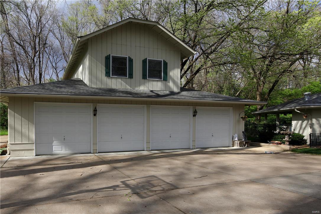 Huntleigh Manor - Residential