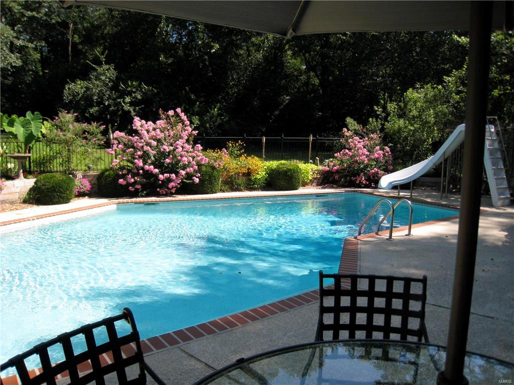 Huntleigh Manor - Residential