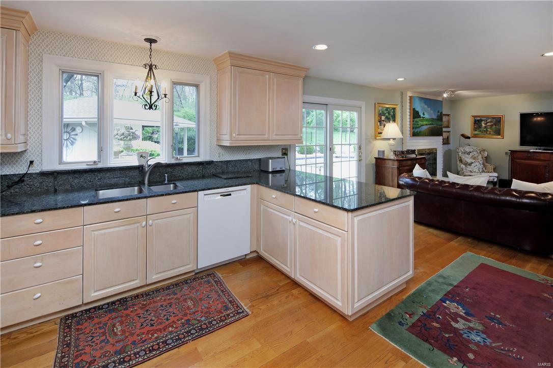 Huntleigh Manor - Residential