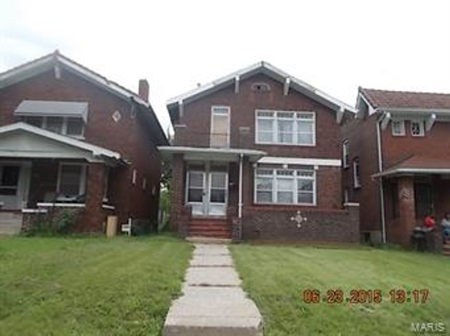 Attention Bargain Hunters! What a great deal on this spacious 2 family home which features 2 bedrooms/1bathrooms units. Hurry this will not last long at this great price! SpecialListingConditions: Foreclosure