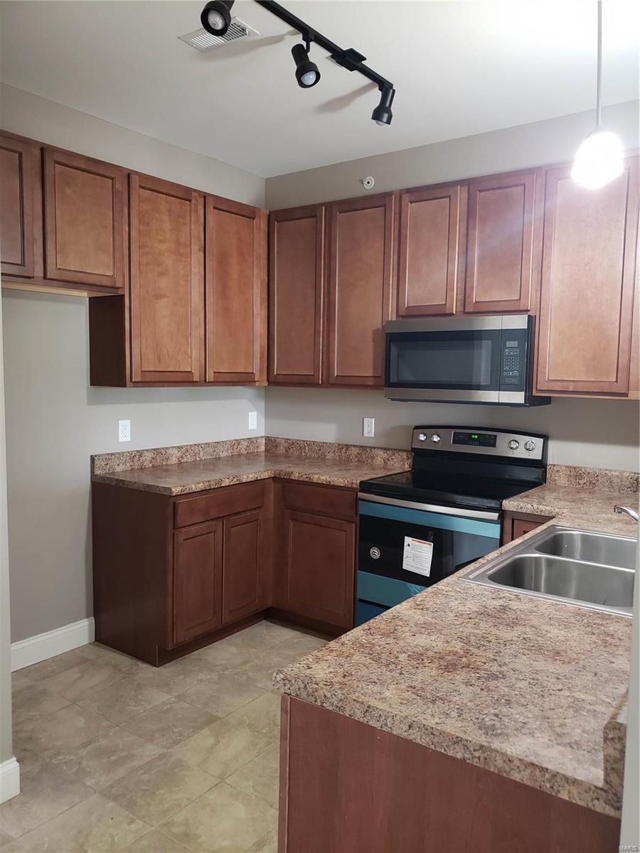 Brookfield Condos Bdy Adj - Residential