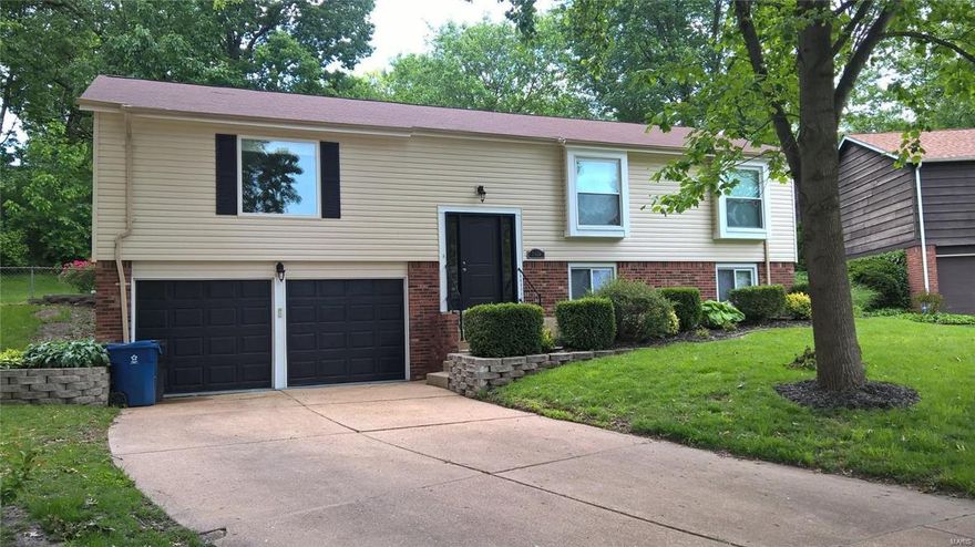 Wonderfully renovated 4 bedroom 3 bath house located in Creve Couer in the fabulous Parkway School District. Located on a court in a very friendly quite neighborhood. This house has been transformed! Come see all the great modern touches! This house has been updated throughout! Brand new kitchen with tile back splash and stainless appliances and modern bathrooms on main level! New Hardwood laminate and paint. There is a beautifully finished basement with a bedroom and full bathroom. This house is conveniently located to shopping and schools. Hurry and come take a look today! This house will not last long!