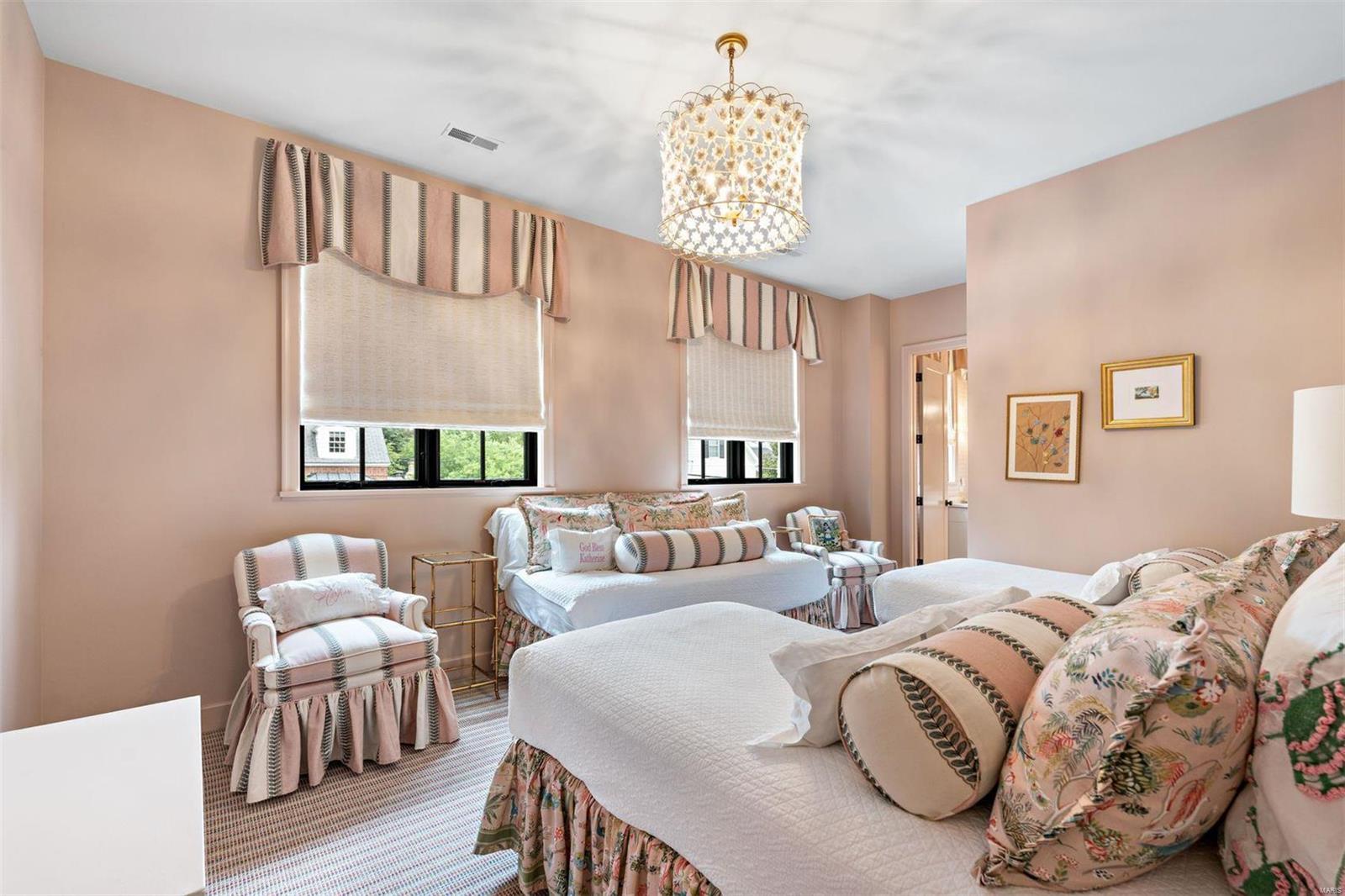 ELSA PLACE - Residential