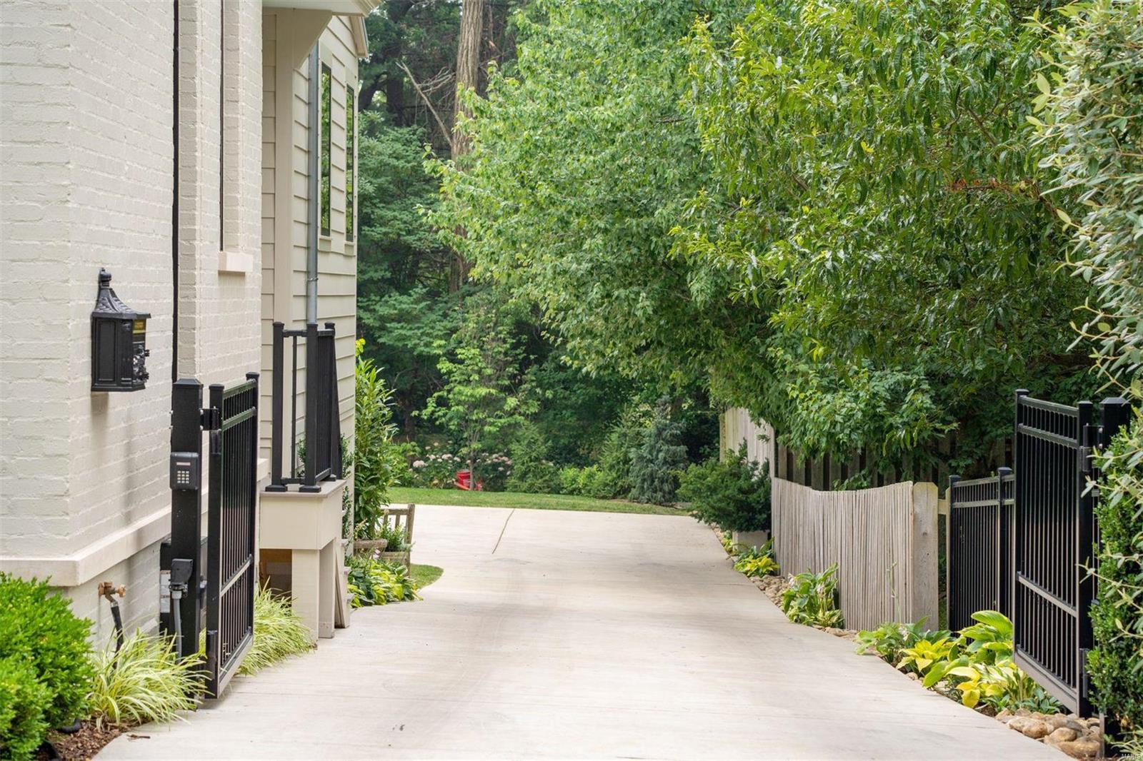 ELSA PLACE - Residential