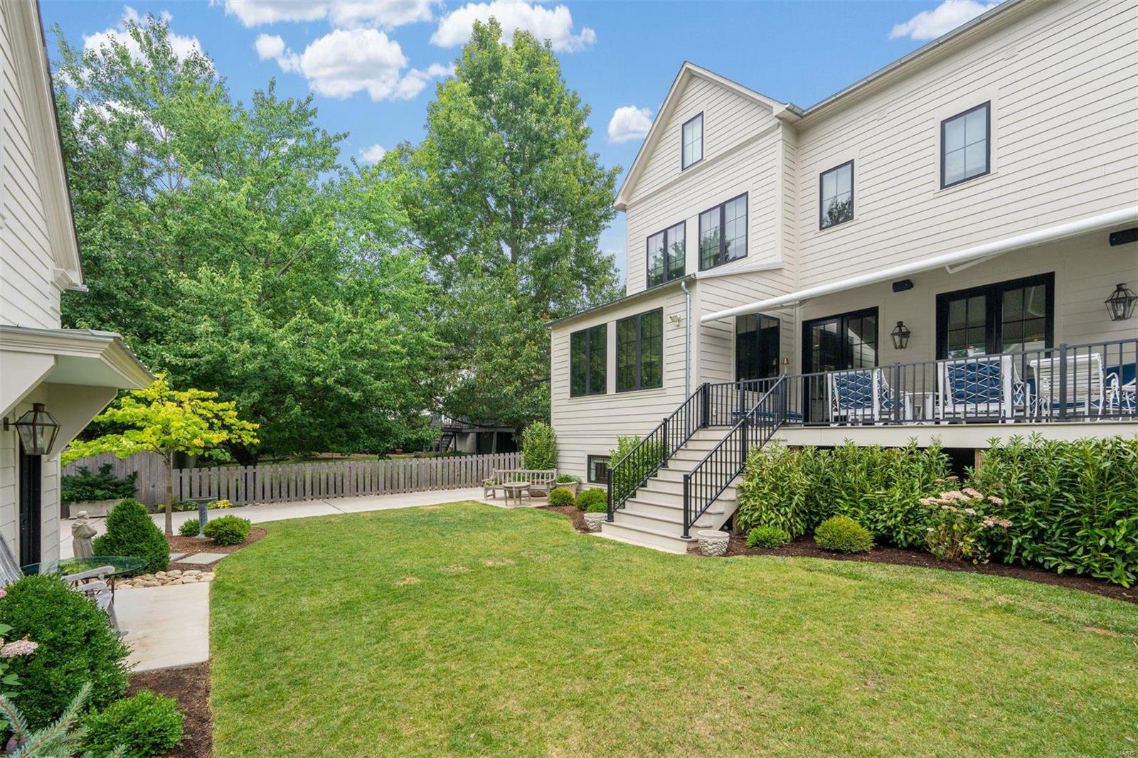 ELSA PLACE - Residential