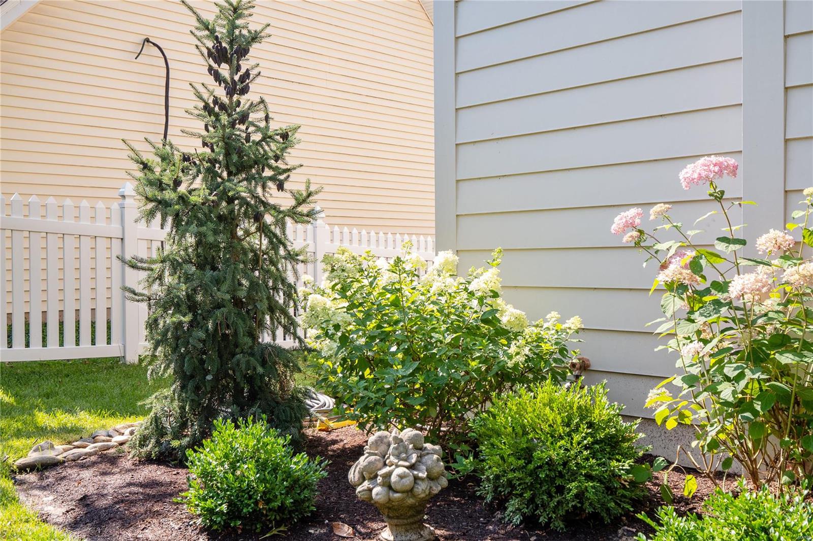 ELSA PLACE - Residential