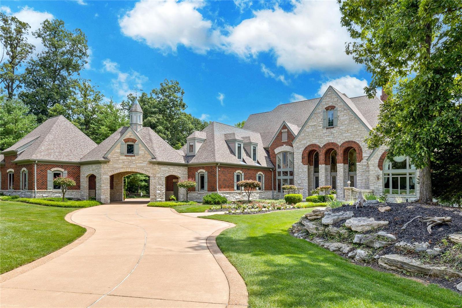 4 Upper Whitmoor Drive