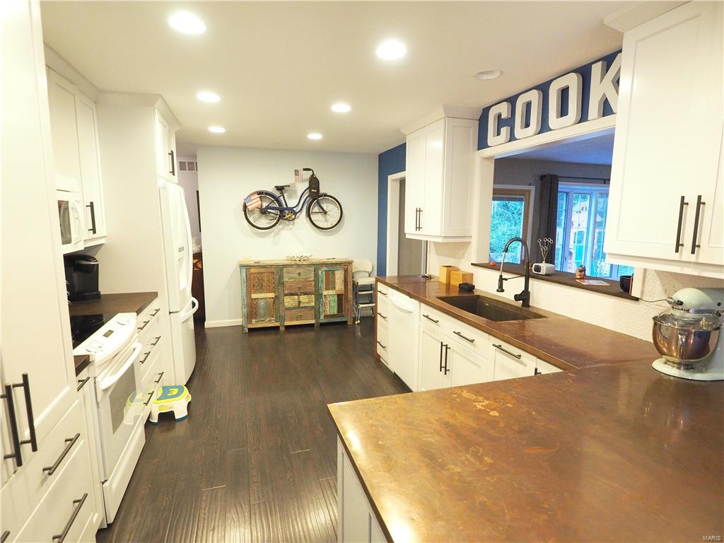 August Chouteau Estate - Residential